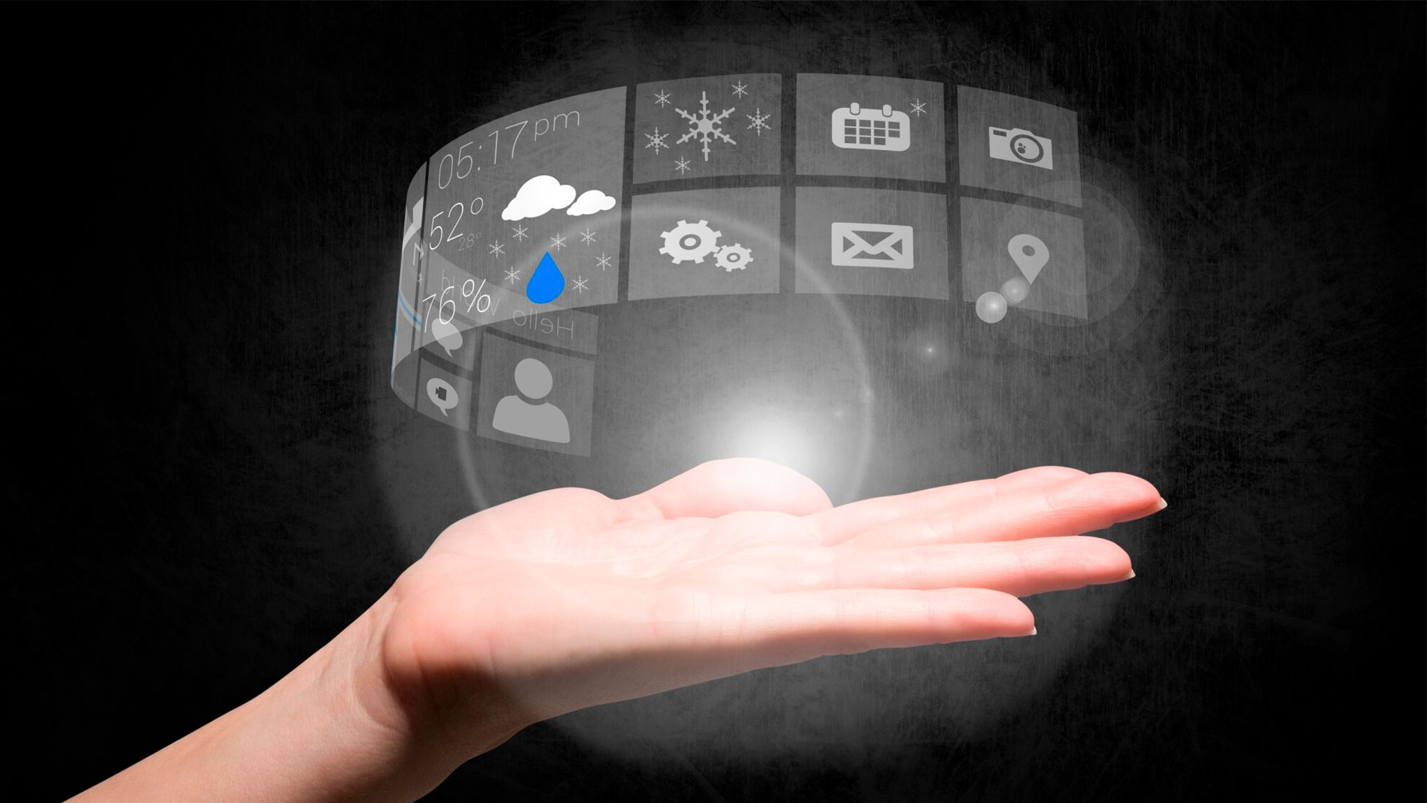 Representación de la Transformación Digital con iconos de tecnología, luz y conectividad.